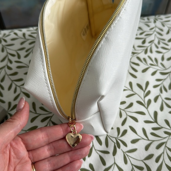 BRIDE makeup bag - Picture 3 of 4